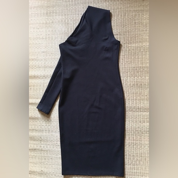 ALIEVA DASHA MODERN ASYMMETRICAL ONE SLEEVE MIDI DRESS IN BLACK Size XXL - Picture 8 of 12